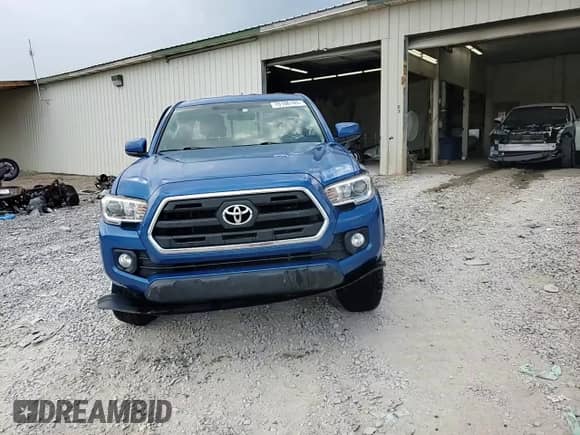 2016 Toyota Tacoma SR5 с VIN 5TFSZ5AN2GX033475, выставлен на аукционе Copart как лот 70106145 с пробегом 147 360 миль миль и Списание • Salvage title. История ставок и продаж доступна на DreamBid. Изображение 14.