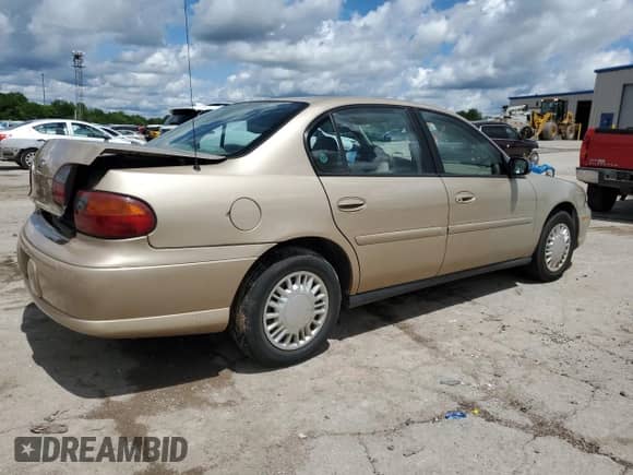 2004 Chevrolet Malibu Classic z VIN 1G1ND52F54M668263, wystawiony jako Copart lot #54924495 z przebiegiem 198 179 mil mil oraz Szkoda całkowita • Salvage title. Historia ofert i sprzedaży dostępna na DreamBid. Obrazek 3.