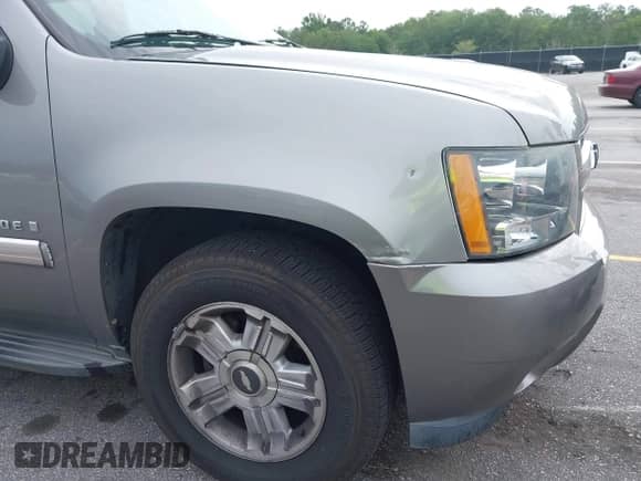 2009 Chevrolet Tahoe 2LT with VIN 1GNEC23379R171830, listed as a IAAI auction lot 42301426 with 254,065 mi miles and . Bid and sale history available at DreamBid. Image 6.