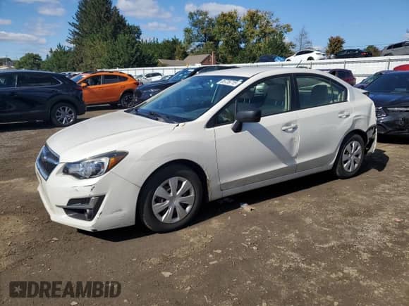 2015 Subaru Impreza z VIN JF1GJAA69FH002608, wystawiony jako Copart lot #85726715 z przebiegiem 59 811 mil mil oraz Szkoda całkowita • Salvage title. Historia ofert i sprzedaży dostępna na DreamBid. Obrazek 1.