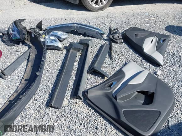 2018 Chevrolet Equinox LT z VIN 2GNAXJEV6J6202643, wystawiony jako IAAI lot #43005625 z przebiegiem 52 382 mil mil oraz . Historia ofert i sprzedaży dostępna na DreamBid. Obrazek 20.