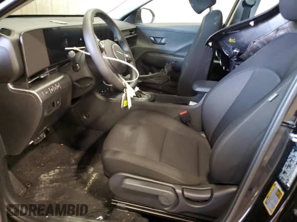 2025 Hyundai Kona SE с VIN KM8HACAB6SU254210, выставлен на аукционе Copart как лот 57684715 с пробегом 6 147 миль миль и Списание • Salvage title. История ставок и продаж доступна на DreamBid. Изображение 7.