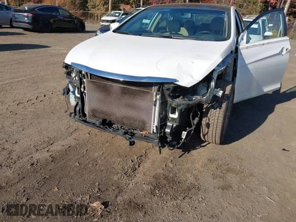 2014 Hyundai Sonata SE с VIN 5NPEC4AC8EH849638, выставлен на аукционе IAAI как лот 43485336 с пробегом 168 014 миль миль и . История ставок и продаж доступна на DreamBid. Изображение 6.