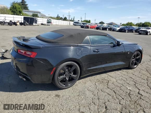 2018 Chevrolet Camaro 2SS z VIN 1G1FH3D73J0103533, wystawiony jako Copart lot #57606025 z przebiegiem 102 746 mil mil oraz Szkoda całkowita • Salvage title. Historia ofert i sprzedaży dostępna na DreamBid. Obrazek 3.
