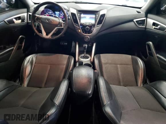 2013 Hyundai Veloster w/Black Int z VIN KMHTC6AD3DU111385, wystawiony jako Copart lot #86124085 z przebiegiem 144 014 mil mil oraz Czysty tytuł • Clean title. Historia ofert i sprzedaży dostępna na DreamBid. Obrazek 8.