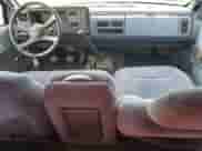 1991 GMC Sierra 1500 SLT z VIN 2GTEK19Z4M1542137, wystawiony jako Copart lot #68024074 z przebiegiem 347 281 mil mil oraz Szkoda całkowita • Salvage title. Historia ofert i sprzedaży dostępna na DreamBid. Obrazek 8.