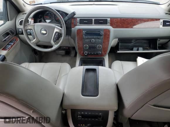 2012 Chevrolet Suburban LT с VIN 1GNSKJE77CR269991, выставлен на аукционе Copart как лот 65718825 с пробегом 288 685 миль миль и Списание • Salvage title. История ставок и продаж доступна на DreamBid. Изображение 8.