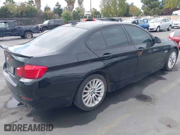 2011 BMW 5 Series 535i with VIN WBAFR7C55BC602293, listed as a IAAI auction lot 43362998 with 121,167 mi miles and . Bid and sale history available at DreamBid. Image 4.