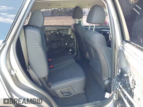 2019 Kia Sorento LX with VIN 5XYPG4A30KG546045, listed as a IAAI auction lot 43427534 with 61,825 mi miles and . Bid and sale history available at DreamBid. Image 8.