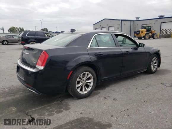 2015 Chrysler 300 Limited с VIN 2C3CCAAG6FH763431, выставлен на аукционе Copart как лот 82339905 с пробегом 172 273 миль миль и Списание • Salvage title. История ставок и продаж доступна на DreamBid. Изображение 3.