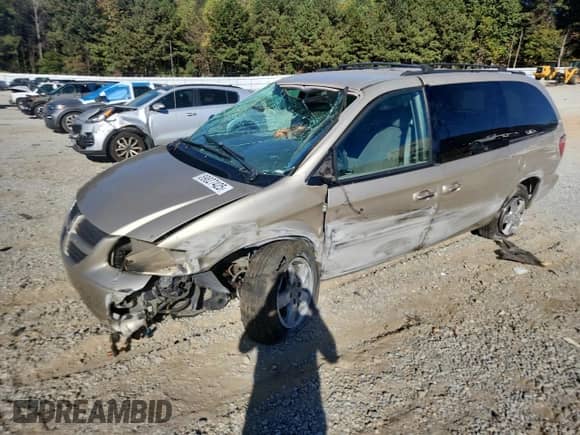 2005 Dodge Caravan SXT z VIN 2D8GP44L45R508766, wystawiony jako Copart lot #89827425 z przebiegiem Nie podano mil oraz Szkoda całkowita • Salvage title. Historia ofert i sprzedaży dostępna na DreamBid. Obrazek 1.