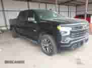 2022 Chevrolet Silverado 1500 RST z VIN 1GCUDEET0NZ644607, wystawiony jako IAAI lot #41614044 z przebiegiem 56 524 mil mil oraz . Historia ofert i sprzedaży dostępna na DreamBid. Obrazek 1.