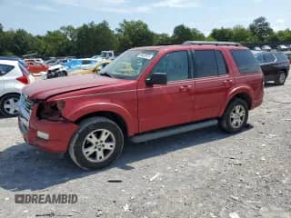 2010 Ford Explorer XLT с VIN 1FMEU6DE4AUA05596, выставлен на аукционе Copart как лот 69029015 с пробегом 113 673 миль миль и Чистый • Clean title. История ставок и продаж доступна на DreamBid. Изображение 1.
