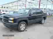 2005 Chevrolet Avalanche Z71 с VIN 3GNEK12Z25G222275, выставлен на аукционе IAAI как лот 42616935 с пробегом 168 984 миль миль и . История ставок и продаж доступна на DreamBid. Изображение 2.