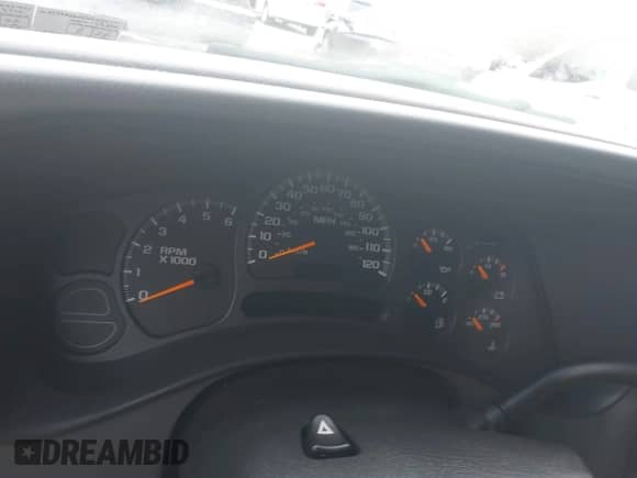 2004 Chevrolet Suburban LS z VIN 3GNGK26U54G243441, wystawiony jako IAAI lot #42706672 z przebiegiem 124 306 mil mil oraz . Historia ofert i sprzedaży dostępna na DreamBid. Obrazek 7.