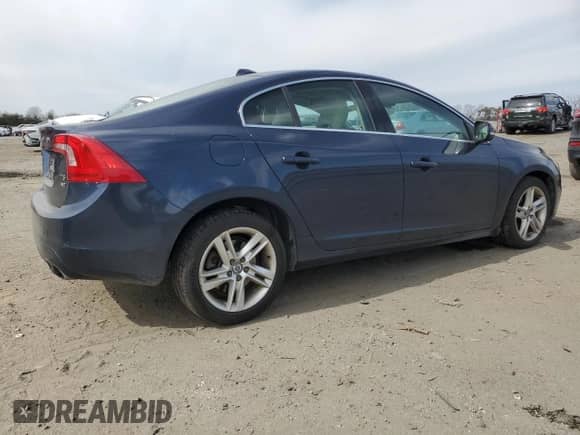 2015 Volvo S60 T5 Platinum с VIN YV1612TMXF2360756, выставлен на аукционе Copart как лот 47140365 с пробегом 147 280 миль миль и Чистый • Clean title. История ставок и продаж доступна на DreamBid. Изображение 3.