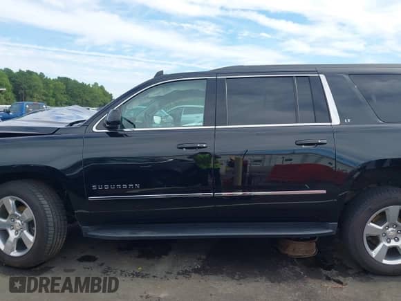 2019 Chevrolet Suburban LT с VIN 1GNSKHKC9KR100922, выставлен на аукционе IAAI как лот 43084174 с пробегом 92 112 миль миль и . История ставок и продаж доступна на DreamBid. Изображение 13.