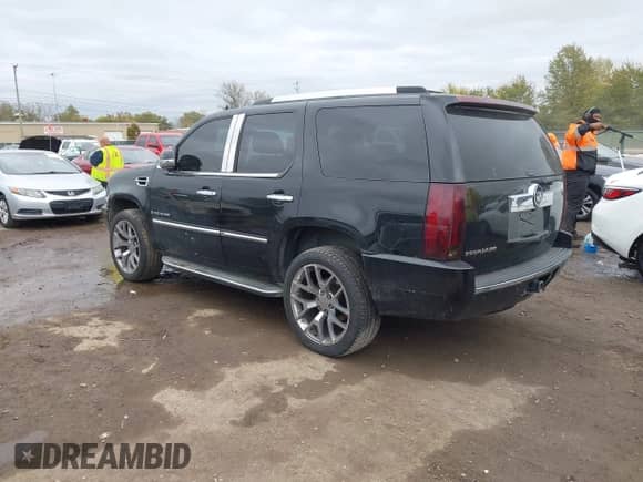 2007 Cadillac Escalade с VIN 1GYFK63897R175971, выставлен на аукционе IAAI как лот 43499367 с пробегом 176 884 миль миль и . История ставок и продаж доступна на DreamBid. Изображение 3.
