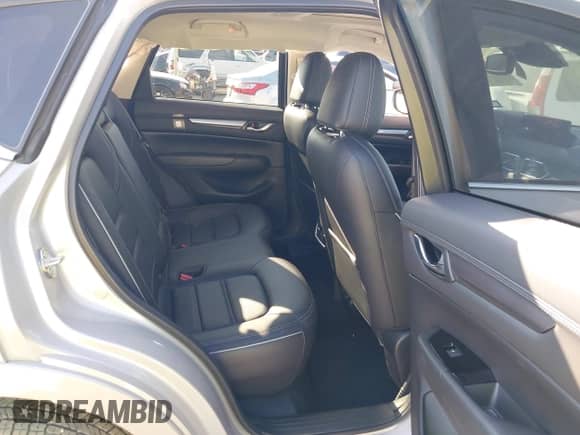 2025 Mazda CX-5 S Preferred z VIN JM3KFBCL1S0639717, wystawiony jako IAAI lot #43416760 z przebiegiem 10 149 mil mil oraz . Historia ofert i sprzedaży dostępna na DreamBid. Obrazek 8.