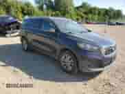 2019 Kia Sorento LX z VIN 5XYPGDA57KG469014, wystawiony jako Copart lot #71555555 z przebiegiem 149 126 mil mil oraz Czysty tytuł • Clean title. Historia ofert i sprzedaży dostępna na DreamBid. Obrazek 4.