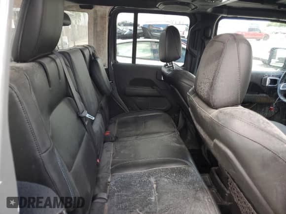 2022 Jeep Wrangler Unlimited Rubicon z VIN 1C4JJXR62NW189370, wystawiony jako Copart lot #85945345 z przebiegiem 38 277 mil mil oraz Czysty tytuł • Clean title. Historia ofert i sprzedaży dostępna na DreamBid. Obrazek 10.