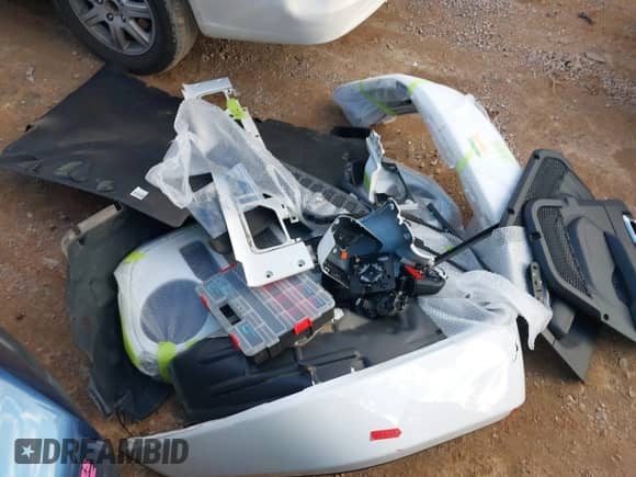 2021 Jeep Wrangler Unlimited Sahara z VIN 1C4JJXP64MW840094, wystawiony jako IAAI lot #40830676 z przebiegiem 31 716 mil mil oraz . Historia ofert i sprzedaży dostępna na DreamBid. Obrazek 12.