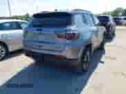 2018 Jeep Compass Trailhawk z VIN 3C4NJDDB9JT272864, wystawiony jako IAAI lot #42284940 z przebiegiem Nie podano mil oraz . Historia ofert i sprzedaży dostępna na DreamBid. Obrazek 4.