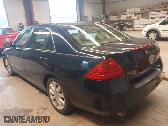 2007 Honda Accord LX SE with VIN 1HGCM66417A083202, listed as a IAAI auction lot 42892458 with 107,715 mi miles and . Bid and sale history available at DreamBid. Image 3.