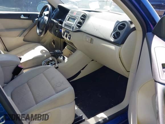 2009 Volkswagen Tiguan S с VIN WVGAV75N49W500610, выставлен на аукционе IAAI как лот 41813423 с пробегом 243 126 миль миль и . История ставок и продаж доступна на DreamBid. Изображение 5.