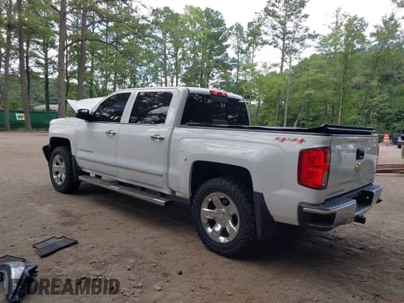 2017 Chevrolet Silverado 1500 LTZ z VIN 3GCUKSEC6HG340416, wystawiony jako IAAI lot #42812522 z przebiegiem 152 028 mil mil oraz . Historia ofert i sprzedaży dostępna na DreamBid. Obrazek 3.