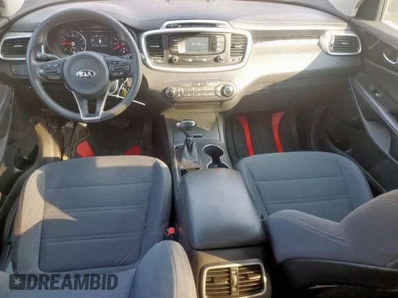 2017 Kia Sorento LX z VIN 5XYPG4A50HG217386, wystawiony jako Copart lot #80795655 z przebiegiem 122 475 mil mil oraz Szkoda całkowita • Salvage title. Historia ofert i sprzedaży dostępna na DreamBid. Obrazek 8.