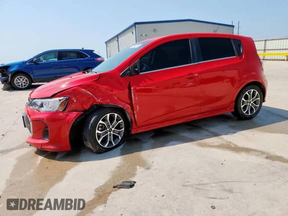 2018 Chevrolet Sonic LT с VIN 1G1JD6SHXJ4121300, выставлен на аукционе Copart как лот 72057215 с пробегом 102 547 миль миль и Чистый • Clean title. История ставок и продаж доступна на DreamBid. Изображение 1.
