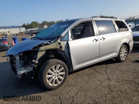 2013 Toyota Sienna LE with VIN 5TDJK3DCXDS063324, listed as a Copart auction lot 81369775 with 141,124 mi miles and Salvage title. Bid and sale history available at DreamBid. Image 1.