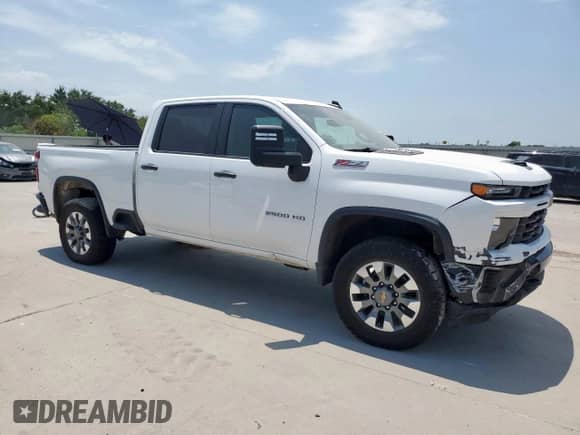 2024 Chevrolet Silverado 2500HD Custom z VIN 2GC4YME72R1121850, wystawiony jako Copart lot #66163225 z przebiegiem 57 752 mil mil oraz Szkoda całkowita • Salvage title. Historia ofert i sprzedaży dostępna na DreamBid. Obrazek 4.