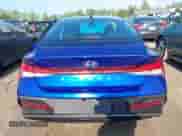 2025 Hyundai Elantra SE z VIN KMHLL4DG5SU992422, wystawiony jako IAAI lot #42858764 z przebiegiem 4 527 mil mil oraz . Historia ofert i sprzedaży dostępna na DreamBid. Obrazek 16.