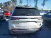 2024 Jeep Grand Cherokee Limited z VIN 1C4RJHBG7RC109032, wystawiony jako IAAI lot #41628857 z przebiegiem 27 036 mil mil oraz . Historia ofert i sprzedaży dostępna na DreamBid. Obrazek 16.