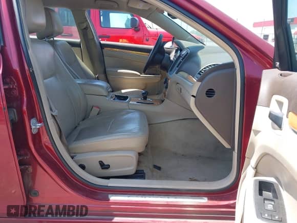 2014 Chrysler 300 C with VIN 2C3CCAEG2EH379980, listed as a IAAI auction lot 42027509 with 126,225 mi miles and . Bid and sale history available at DreamBid. Image 5.