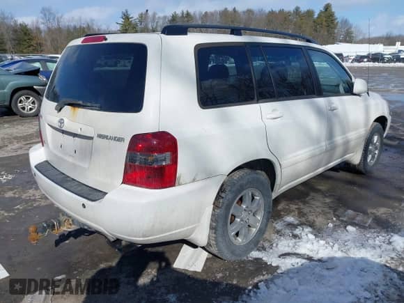 2005 Toyota Highlander with VIN JTEGP21A550088169, listed as a IAAI auction lot 41571462 with 178,532 mi miles and . Bid and sale history available at DreamBid. Image 4.