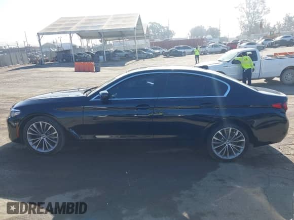 2021 BMW 5 Series 530i with VIN WBA53BH02MWX17304, listed as a IAAI auction lot 43012524 with 37,491 mi miles and . Bid and sale history available at DreamBid. Image 13.