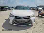 2015 Toyota Camry LE z VIN 4T1BF1FK0FU485937, wystawiony jako Copart lot #81226705 z przebiegiem 199 846 mil mil oraz Szkoda całkowita • Salvage title. Historia ofert i sprzedaży dostępna na DreamBid. Obrazek 5.