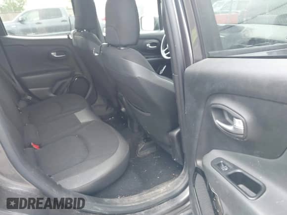 2018 Jeep Renegade Latitude с VIN ZACCJBBB1JPJ52673, выставлен на аукционе IAAI как лот 42270587 с пробегом 88 721 миль миль и . История ставок и продаж доступна на DreamBid. Изображение 8.