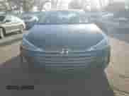 2019 Hyundai Elantra SE с VIN 5NPD74LF4KH449014, выставлен на аукционе Copart как лот 82524695 с пробегом 72 402 миль миль и Списание • Salvage title. История ставок и продаж доступна на DreamBid. Изображение 5.