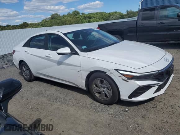 2025 Hyundai Elantra SE with VIN KMHLL4DG2SU898126, listed as a Copart auction lot 69808525 with 8,327 mi miles and Salvage title. Bid and sale history available at DreamBid. Image 4.