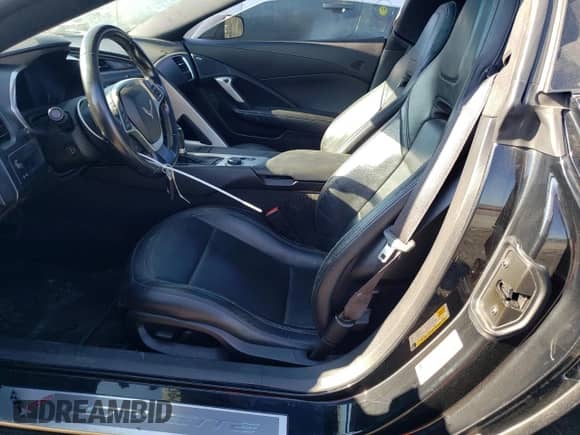 2015 Chevrolet Corvette 1LT z VIN 1G1YB2D71F5117705, wystawiony jako Copart lot #67867883 z przebiegiem 77 802 mil mil oraz . Historia ofert i sprzedaży dostępna na DreamBid. Obrazek 7.