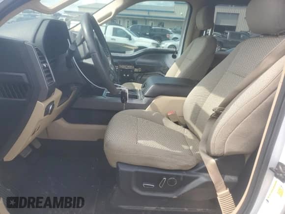 2018 Ford F-150 XL z VIN 1FTEW1EP7JKC46808, wystawiony jako Copart lot #54135705 z przebiegiem 145 579 mil mil oraz Szkoda całkowita • Salvage title. Historia ofert i sprzedaży dostępna na DreamBid. Obrazek 7.