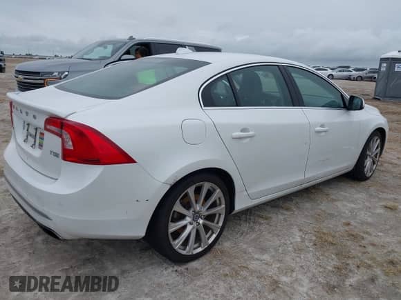 2018 Volvo S60 Inscription с VIN LYV402HK5JB169518, выставлен на аукционе IAAI как лот 42286721 с пробегом Не указан миль и . История ставок и продаж доступна на DreamBid. Изображение 4.