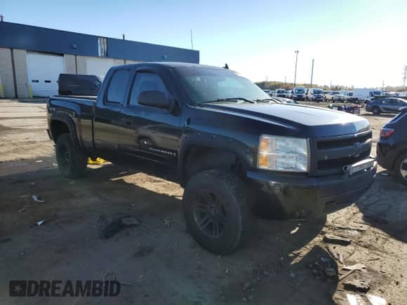 2007 Chevrolet Silverado 1500 1LT z VIN 1GCEK19037Z629203, wystawiony jako Copart lot #90265995 z przebiegiem 206 773 mil mil oraz Czysty tytuł • Clean title. Historia ofert i sprzedaży dostępna na DreamBid. Obrazek 4.