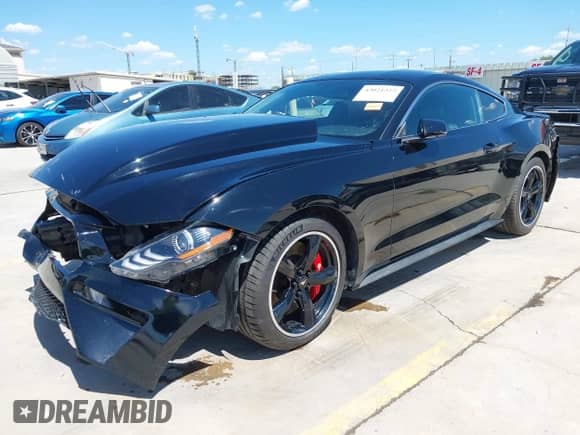 2019 Ford Mustang Bullitt z VIN 1FA6P8K0XK5503788, wystawiony jako IAAI lot #43021322 z przebiegiem 56 470 mil mil oraz . Historia ofert i sprzedaży dostępna na DreamBid. Obrazek 19.