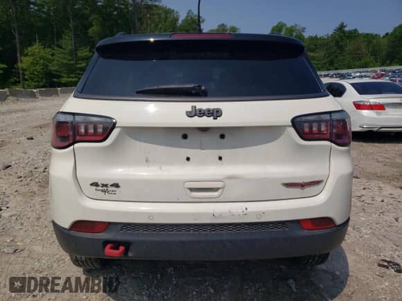 2017 Jeep Compass Trailhawk with VIN 3C4NJDDB8HT646763, listed as a Copart auction lot 60146095 with 132,504 mi miles and Salvage title. Bid and sale history available at DreamBid. Image 6.