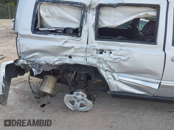 2008 Jeep Commander Limited с VIN 1J8HG58278C182722, выставлен на аукционе IAAI как лот 43174800 с пробегом 141 180 миль миль и . История ставок и продаж доступна на DreamBid. Изображение 6.